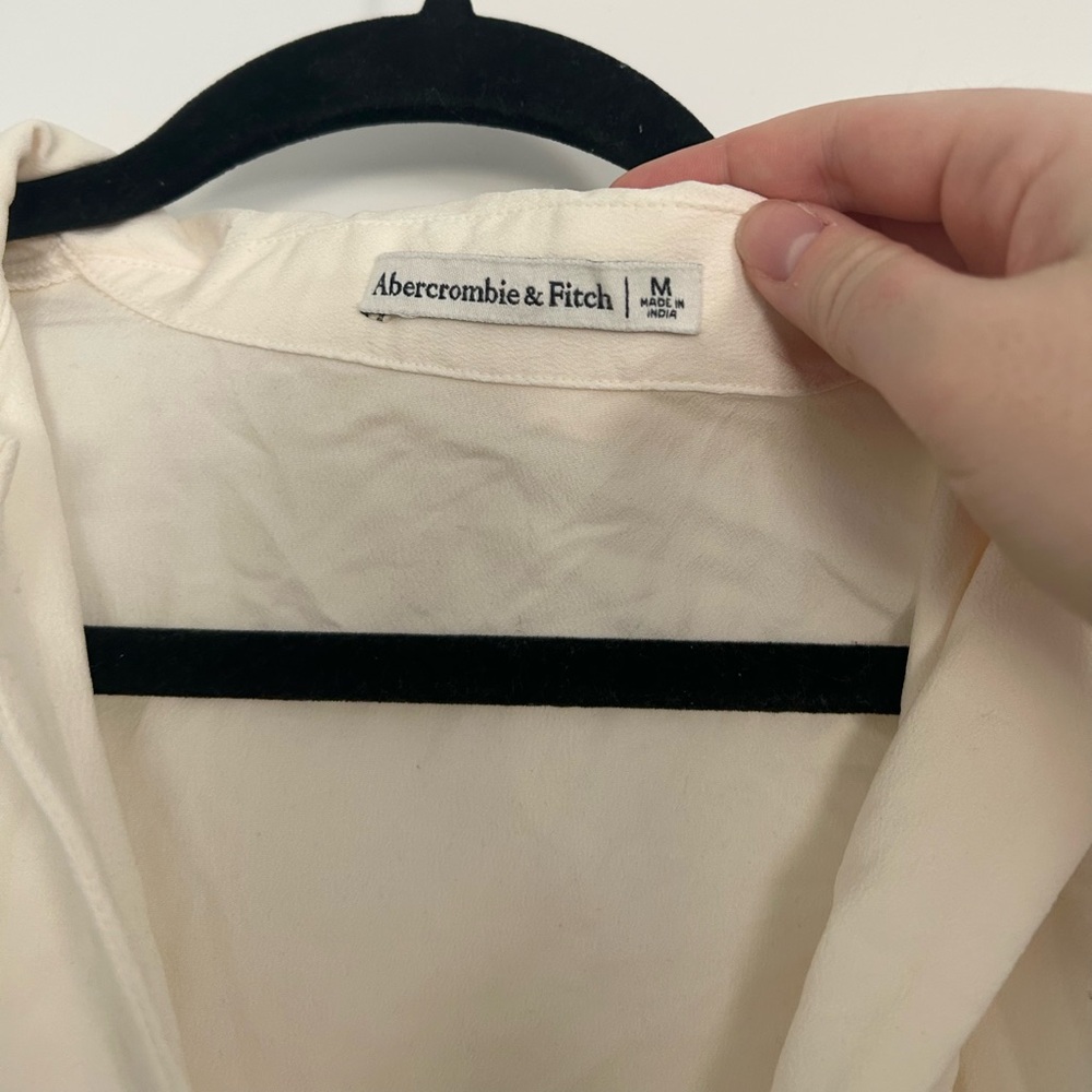 Abercrombie Cream Twist Front Cropped Collar Blouse - Picture 2 of 4